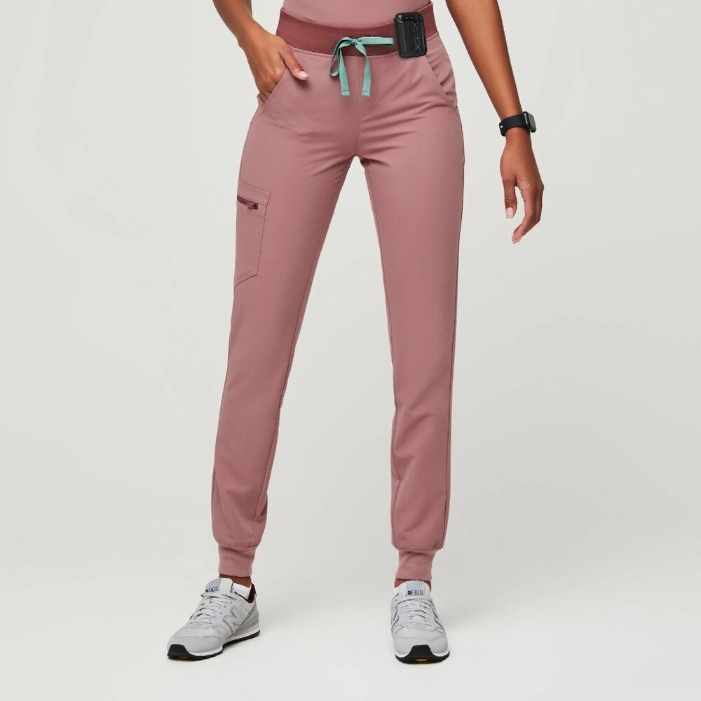 FIGS Zamora Joggers in Mineral Mauve--Medium